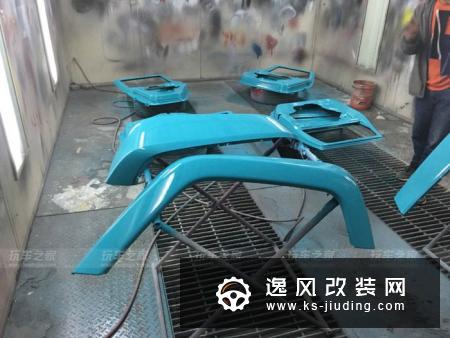 牧马人由丑到娘的进化改装 湖心蓝车漆吸引眼球