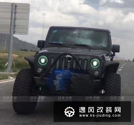 牧马人由丑到娘的进化改装 湖心蓝车漆吸引眼球