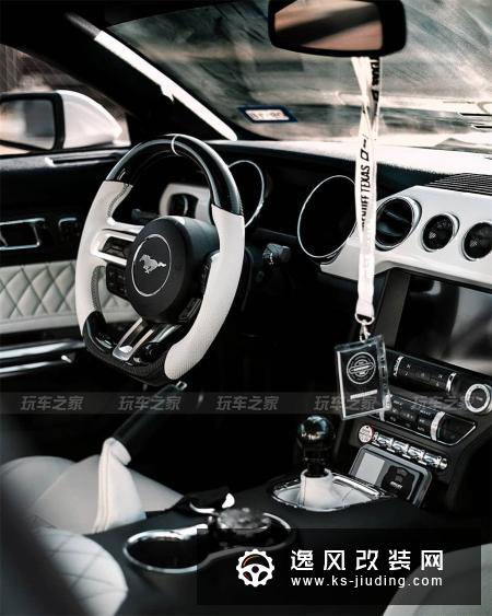 完整度极高的福特Mustang GT改装，定制内饰惊艳全场