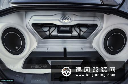 完整度极高的福特Mustang GT改装，定制内饰惊艳全场