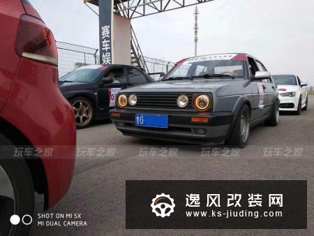 车子被撞了也不沮丧，山东女车主用经典捷达传递改装正能量