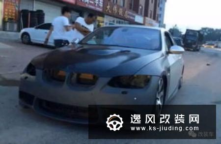 车友把领动改装成宽体战车 开上街头霸气十足