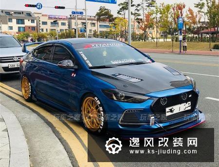 车友把领动改装成宽体战车 开上街头霸气十足