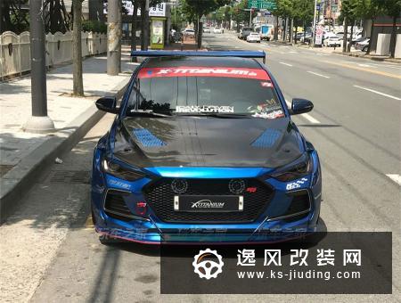 车友把领动改装成宽体战车 开上街头霸气十足