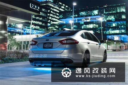 这辆蒙迪欧不仅改装了迷人的外观，后备箱里还藏着小酒馆