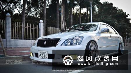 从气动避震到绞牙，这辆皇冠的车主对改装有着自己的想法