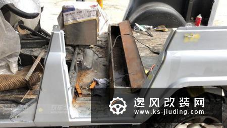 北汽BJ 212切割车顶并敞篷，车友的改装大弯路教训分享