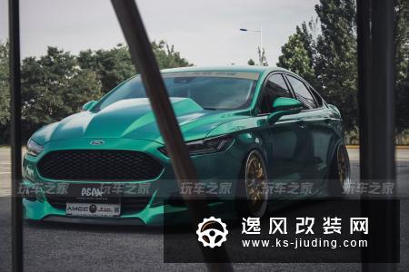 这辆蒙迪欧还在用绞牙你信吗？定制机盖背后居然如此个性