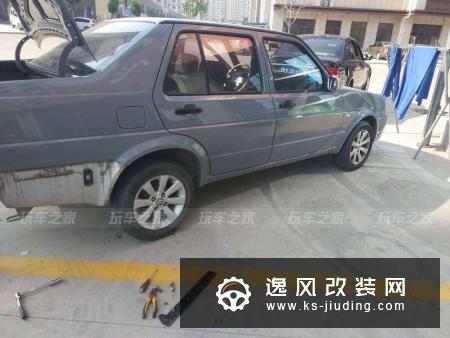 车子被撞了也不沮丧，山东女车主用经典捷达传递改装正能量