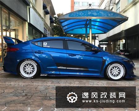 车友把领动改装成宽体战车 开上街头霸气十足