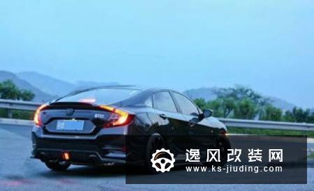车友把领动改装成宽体战车 开上街头霸气十足