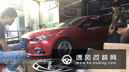 昂克赛拉2.0L两厢版改装案例  走心的改装更耐看