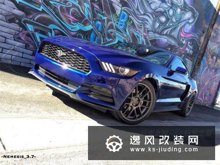 美式肌肉跑车玩低趴 福特Mustang改装后更帅了