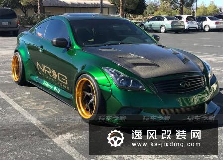 英菲尼迪G37改装低趴宽体还不够，最后改成漫威里的反派“绿魔”