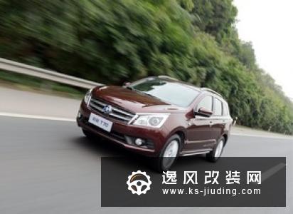 谁说女子不爱车？女车主定制粉色牧马人 改装后独一无二