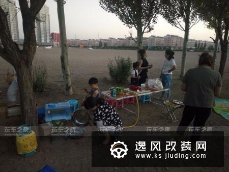 自驾游新选择 依维柯都灵改装床车