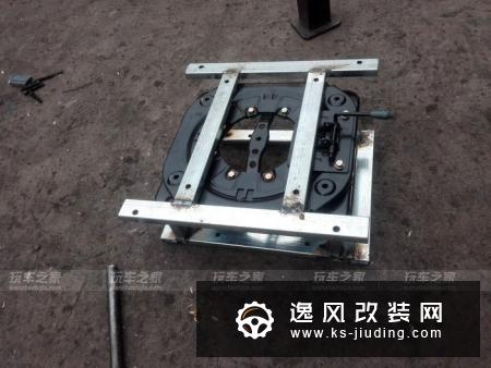 自驾游新选择 依维柯都灵改装床车
