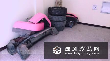 谁说女子不爱车？女车主定制粉色牧马人 改装后独一无二