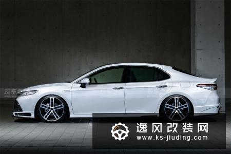 2018款丰田凯美瑞改装外观包围 20寸轮毂吸引眼球