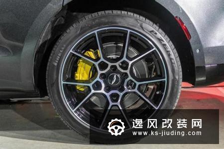 阿斯顿马丁DBX今日北京首发 搭4.0T发动机