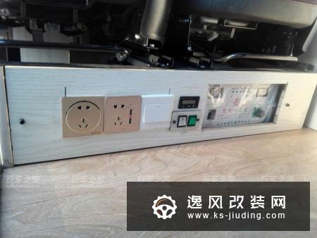 自驾游新选择 依维柯都灵改装床车