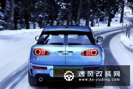 四驱系统加持 911 Carrera 4系列官图