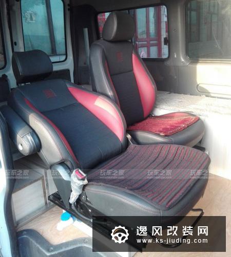 自驾游新选择 依维柯都灵改装床车