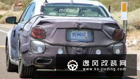 配贯穿式尾灯 起亚新一代K5路试谍照曝光