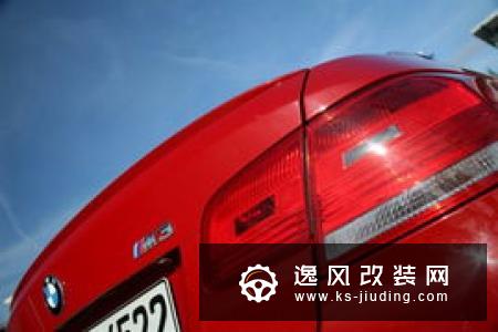 为竞技而生 试驾2018款宝马M4 CS