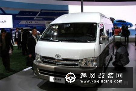 埃尔法加价十多万 为何威尔法却降价大几千？