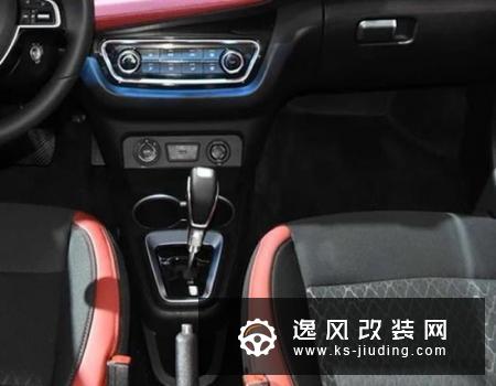 小蚂蚁对比江淮iEV6E谁的性价比更高呢？
