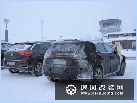 起亚全新小型SUV曝光 本月亮相/配轻混系统