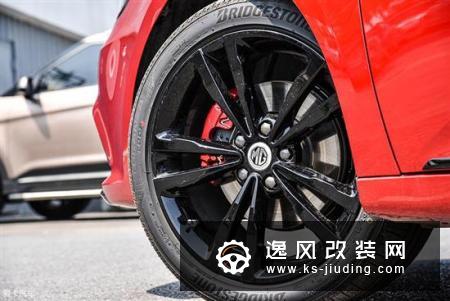 实拍名爵6新能源Trophy版 全面黑化更运动