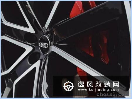 奥迪Q8轿跑SUV实拍 配双色车身/增轻混系统