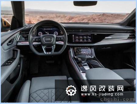 奥迪Q8轿跑SUV实拍 配双色车身/增轻混系统