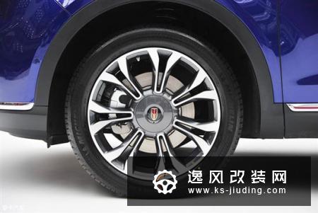 享受国宾级礼遇 试驾一汽-红旗HS5