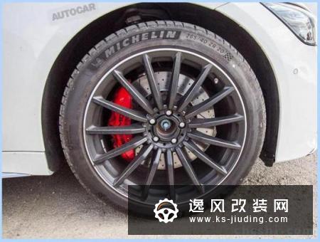 奔驰新GT跑车 增混动引擎/动力超兰博基尼