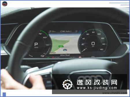 奥迪首款纯电SUV实拍 将入华国产/pk特斯拉