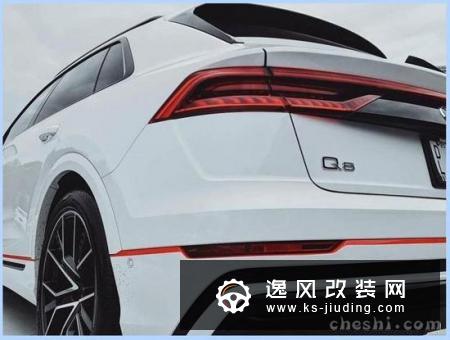 奥迪Q8轿跑SUV实拍 配双色车身/增轻混系统