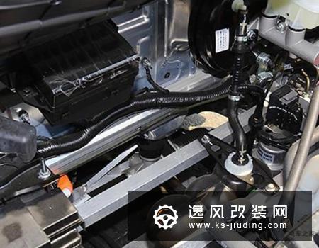 小蚂蚁对比江淮iEV6E谁的性价比更高呢？