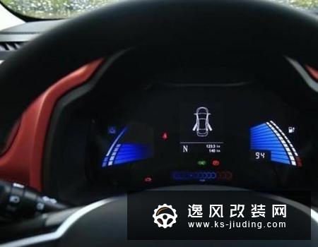 小蚂蚁对比江淮iEV6E谁的性价比更高呢？
