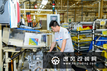 返销欧洲 标致第27万台230THP发动机下线